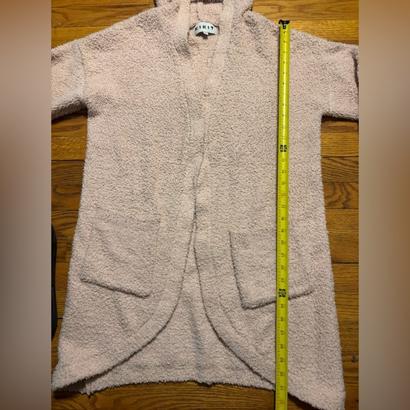 Kikit Women's Cardigan in Soft Pink - Picture 8 of 13